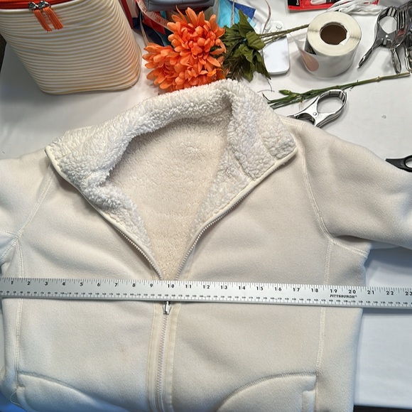 Reversible Winter White Weatherproof Jacket - Teddy Bear Fuzzy Side Sz Medium - Picture 9 of 9